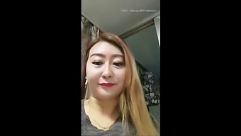 Mãe Asiática Madura Se Entrega A Desejos Proibidos