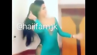 Encontro Apaixonado Da Beleza Transgênero Árabe Hiffa