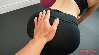 Katso Kuuma Kuntosali Beibi Saada Hänen Tiukka Perse Perseestä Ja Creampied Hd