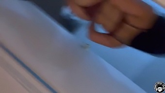 Madrasta Com Latas Grandes Faz Sexo Hardcore Com Enteado Enquanto O Pai Não Está Em Casa (Parte 1)