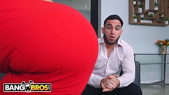 Horúci Trojka S Veľkými Prirodzenými Prsiami Milf, Camila Cruz A Jej Priateľom