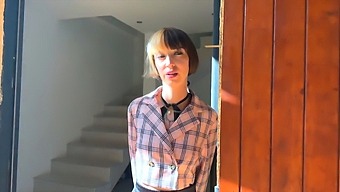 A Garota Francesa Com Seios Pequenos Experimenta Penetração Anal Pela Primeira Vez.